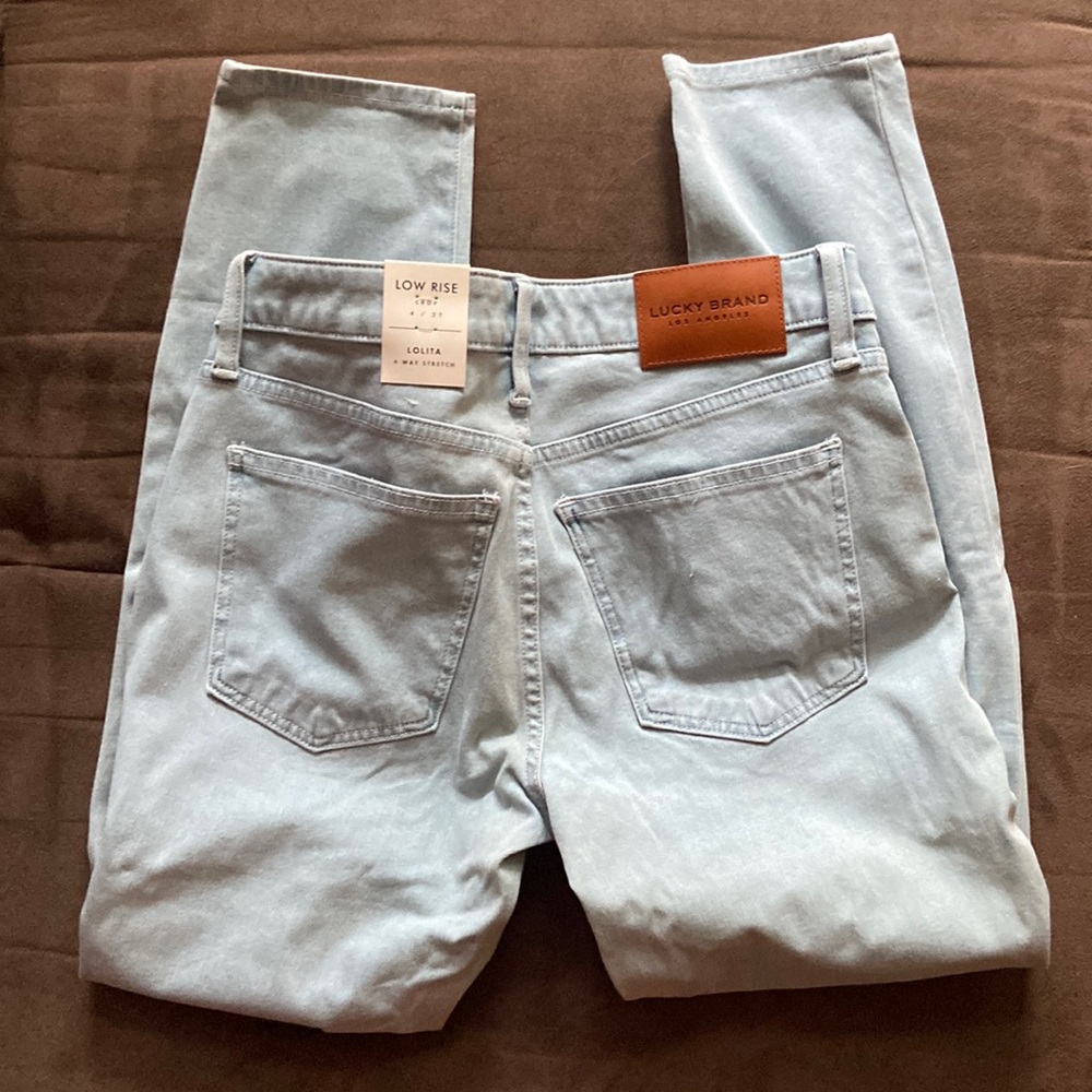 NWT Lucky Brand Lolita 4 way stretch, light blue jeans! 🤩